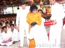 08. Sri K. Chakravarthi receiving Swami's blessings